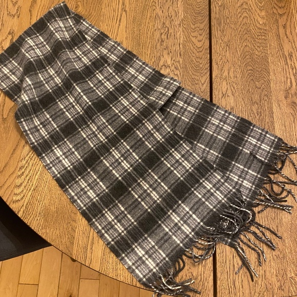 Dark Grey Plaid 100% Cashmere Scarf - Picture 1 of 2